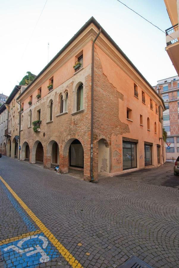 Mini Suite Deluxe Isola Di Mezzo Treviso Eksteriør bilde